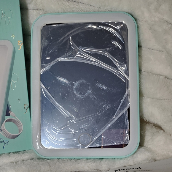 LED Makeup Mirror - Picture 5 of 11